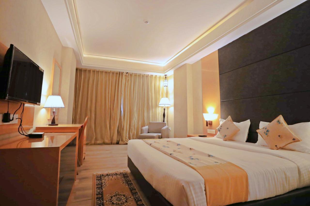 Bindiram Express By Shrigo Hotels Sitapur Muafi 외부 사진